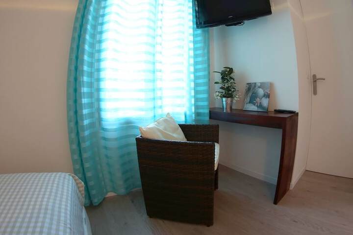 Room 6 of 23