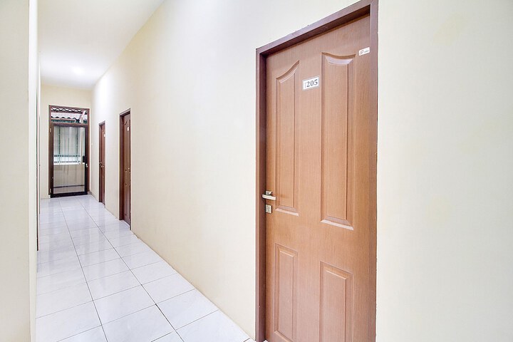 Ballroom/Hall 24 of 28