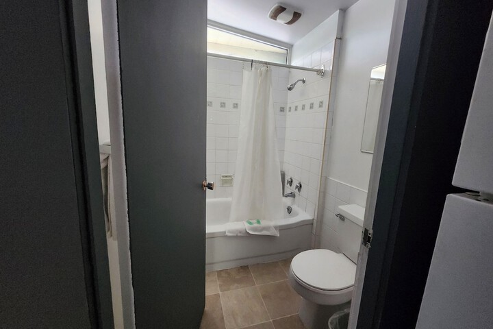 Room 53 of 65