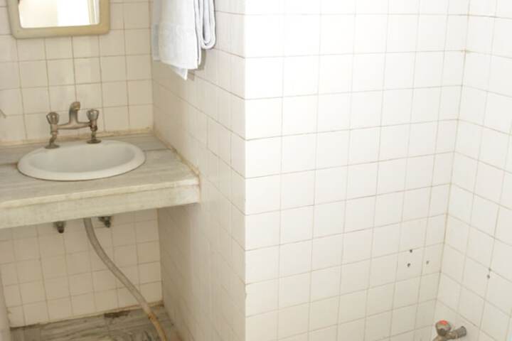 Room 14 of 21