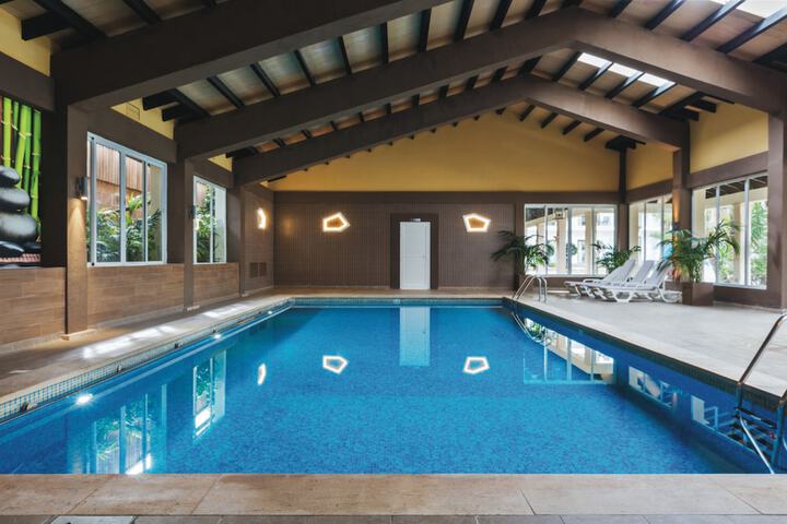 Pools & Facilities