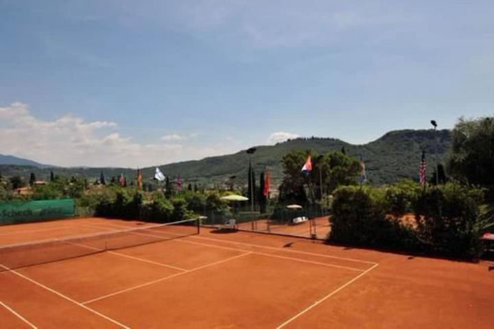 Tennis court