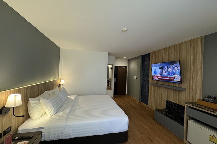 Room 15 of 36