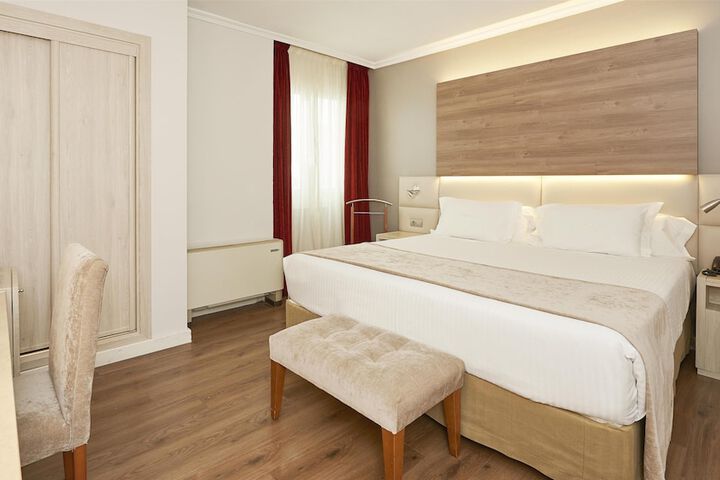 Room 14 of 35