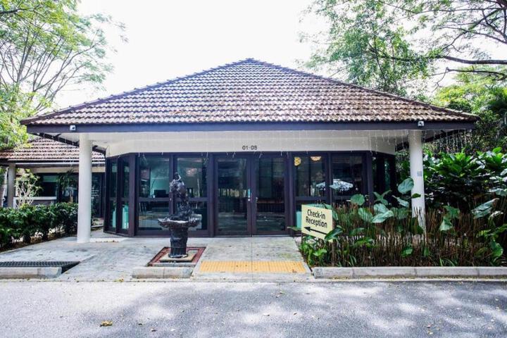 Exterior of OYO 105 Gallop Kranji Farm Resort