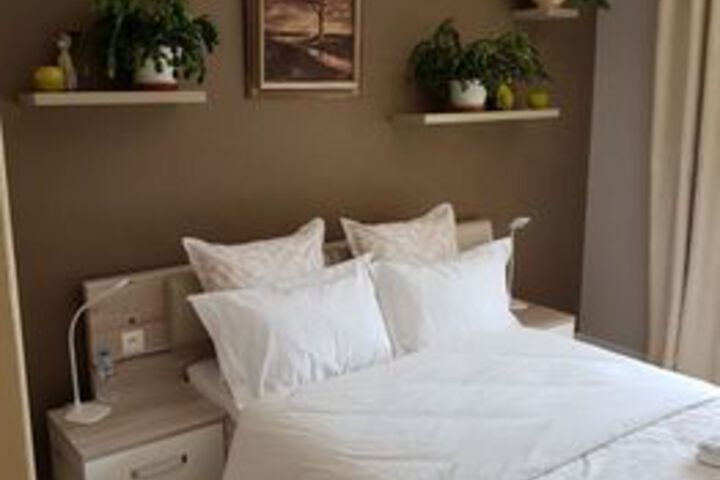 Room 11 of 21