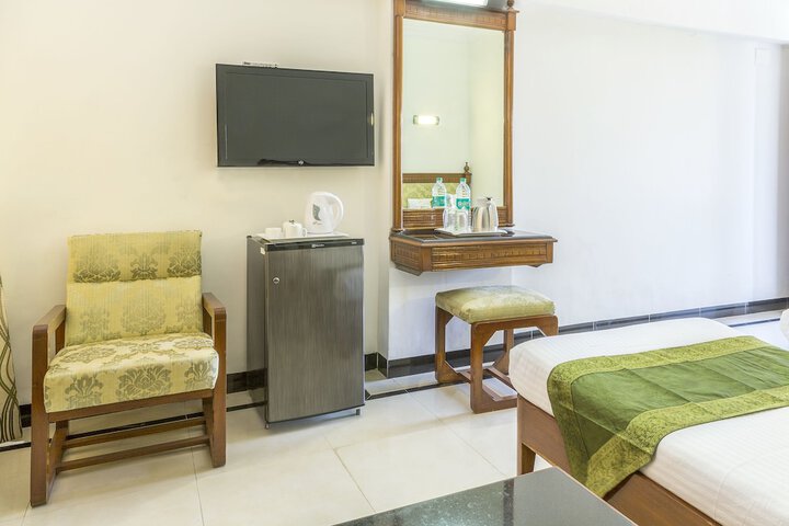 Room 14 of 27