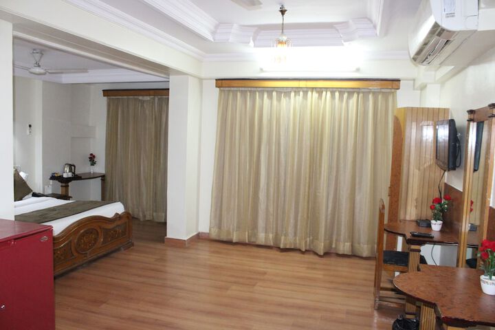 Room 26 of 103
