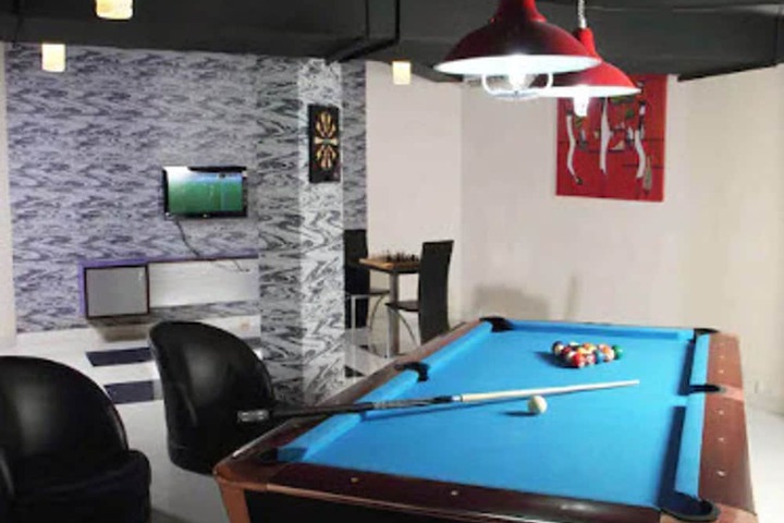 Sports bar