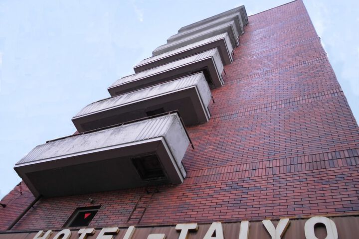 Hotel 52 of 54