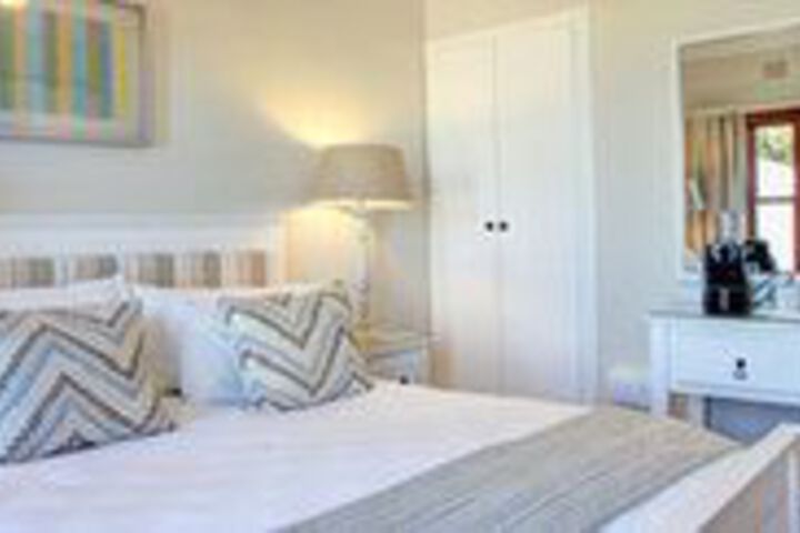 Room 5 of 13