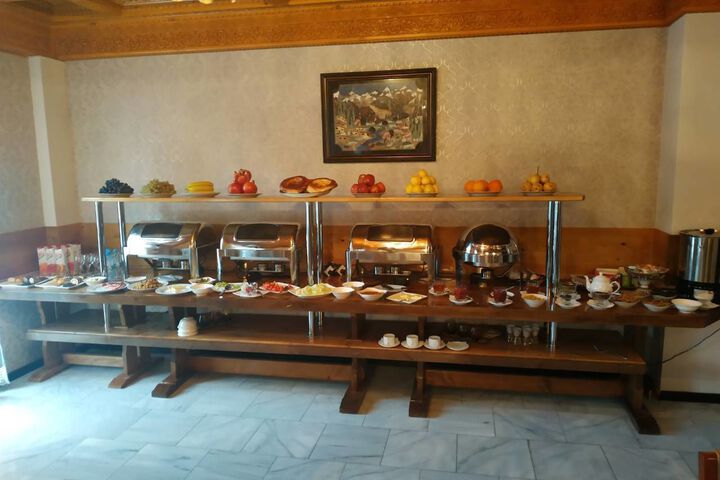 Dining 5 of 20