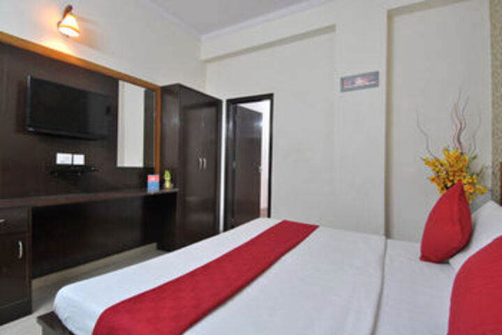 Room 25 of 27