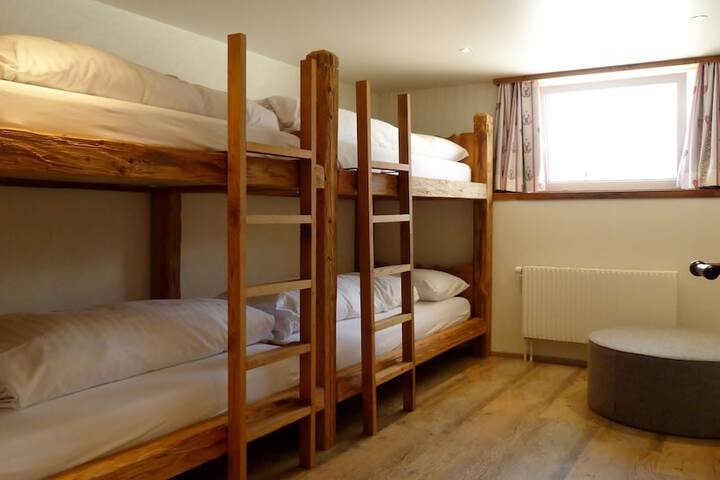 Room 6 of 51