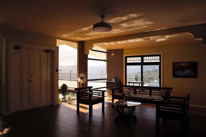 Room 42 of 104