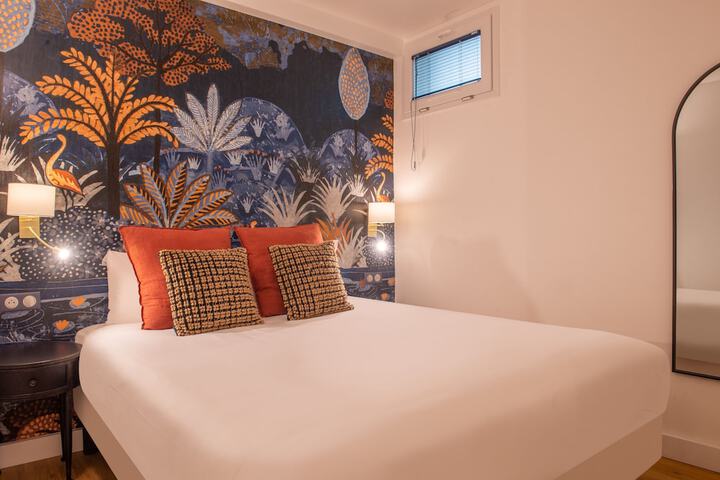 Room 14 of 22