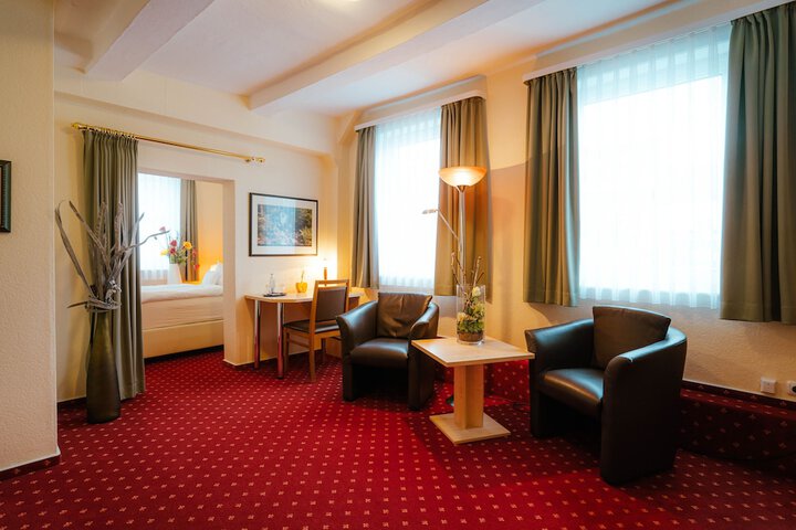Room 18 of 161