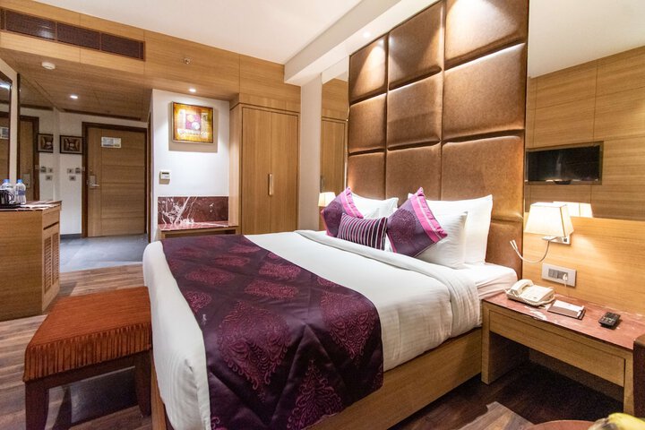 Room 32 of 105
