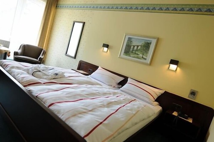 Room 6 of 31