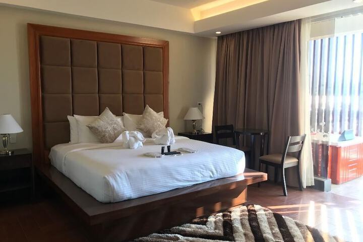 Room 37 of 63