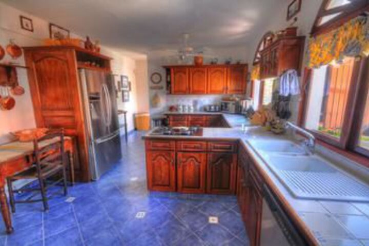 Room 12 of 18