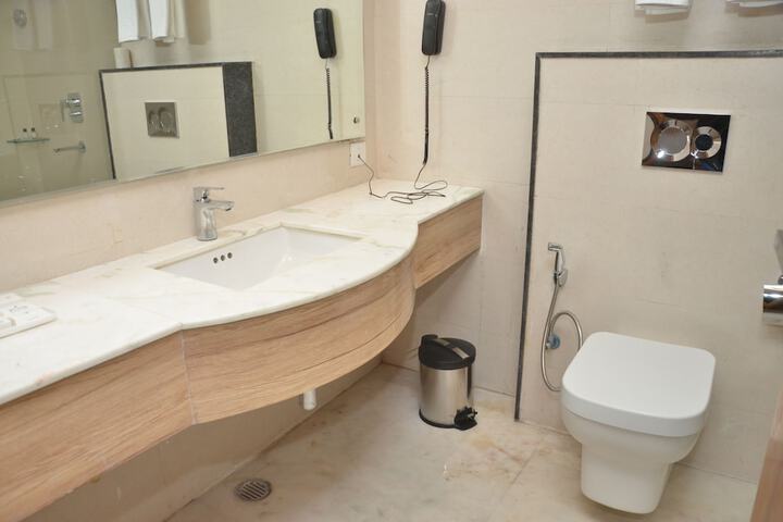 Room 9 of 20