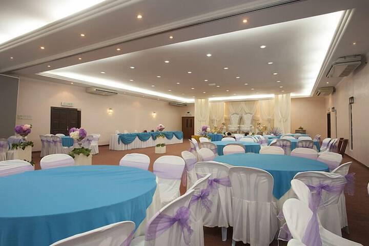 Ballroom/Hall 22 of 34