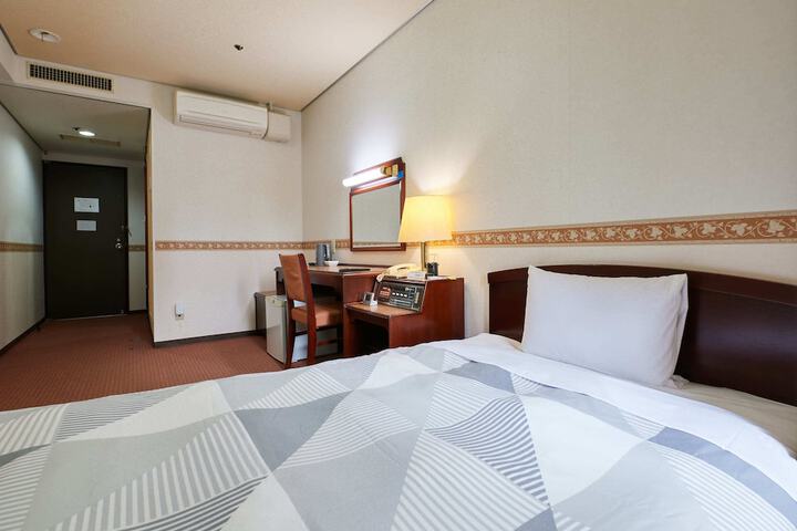 Room 6 of 56