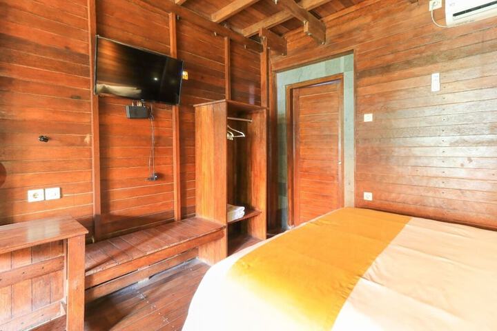Room 11 of 51