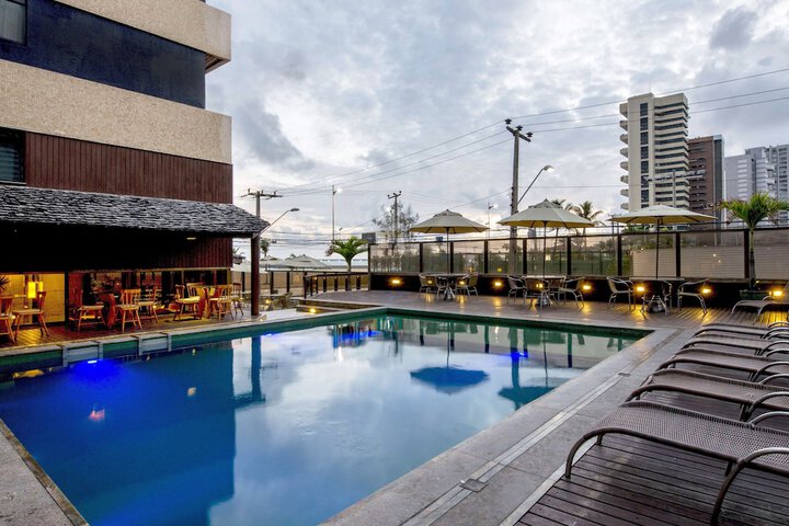 Hotel Pool