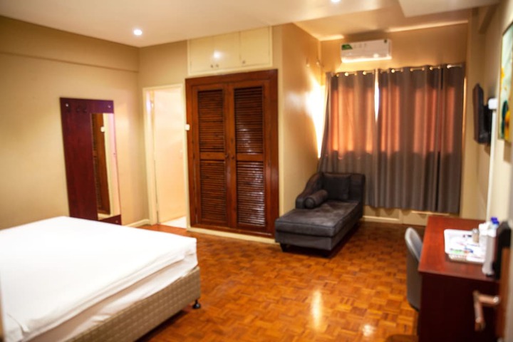 Room 4 of 29
