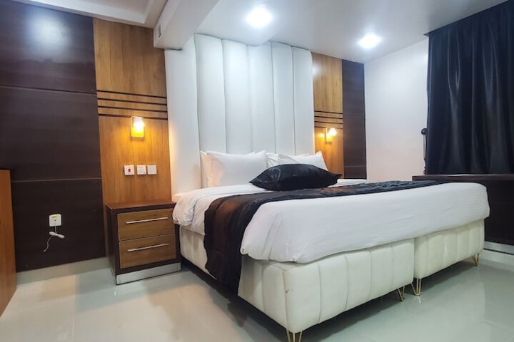 Room 26 of 79