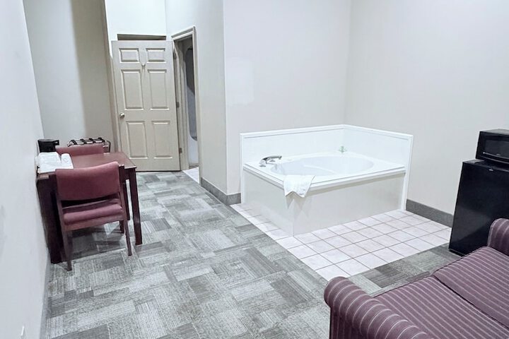 Room 11 of 19