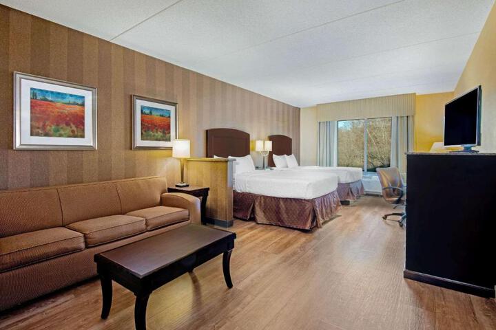 2 Double Beds Mobility Accessible Studio Suite with Sofa Bed (2 of 6)