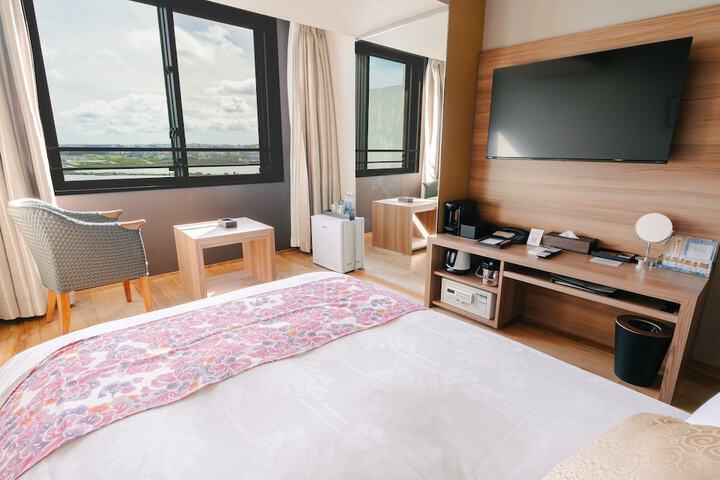 Room 43 of 299