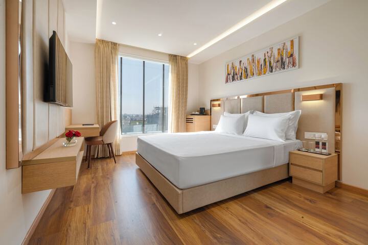 Room 7 of 19