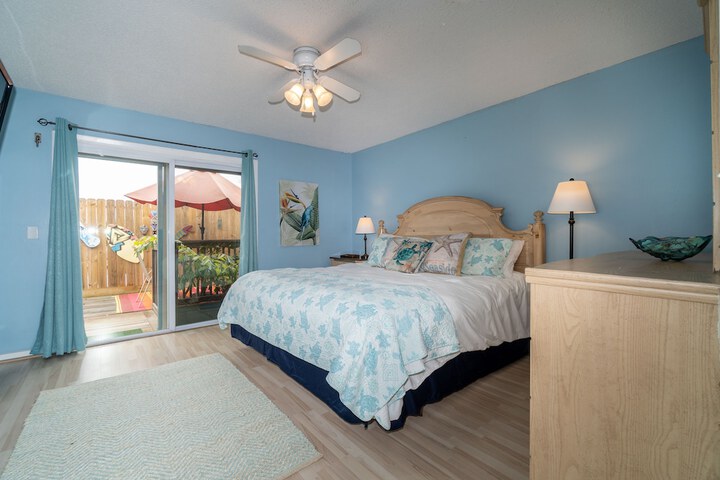 Room 2 of 85