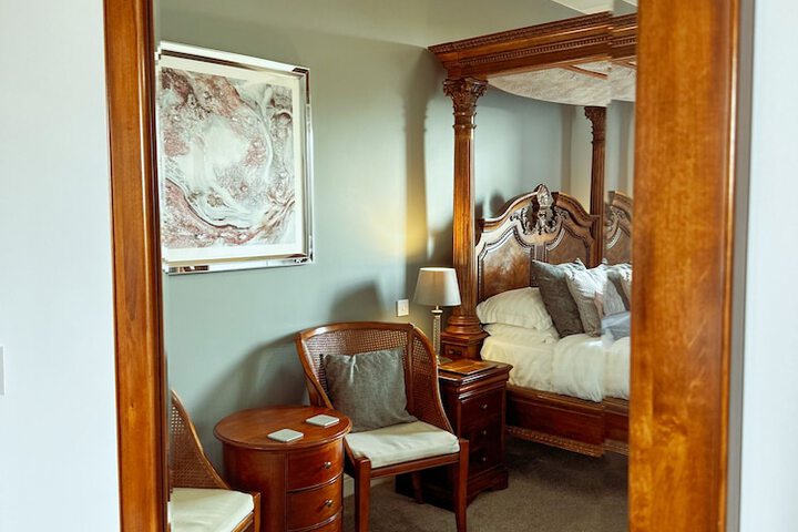 Room 44 of 160