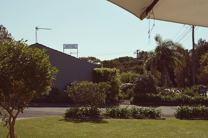 Hotel Exterior 31 of 31