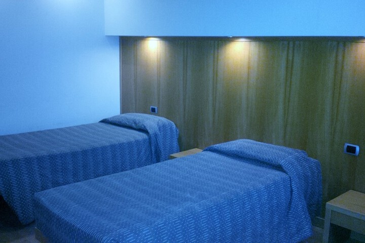 Room 12 of 86