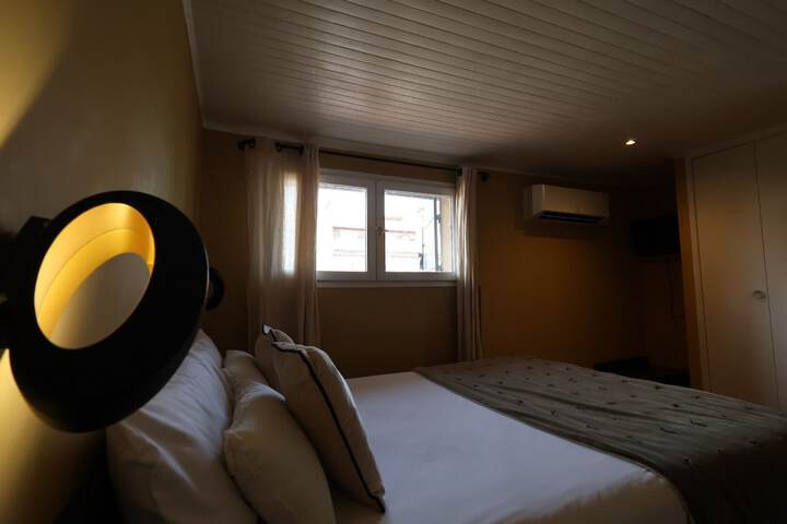 Room 85 of 128