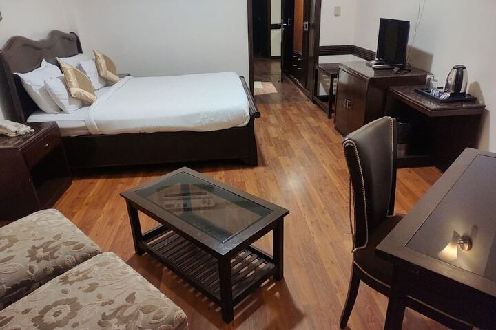 Room 3 of 22