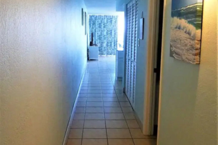 Room 9 of 17