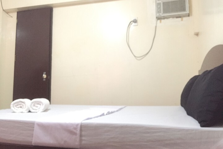 Room 2 of 20