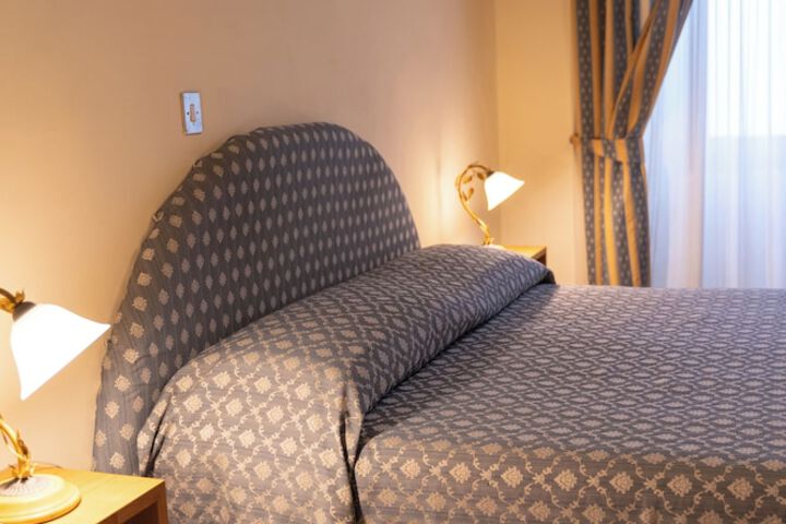 Room 33 of 141