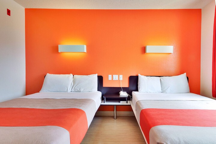 Double Bed Accessible (13 of 13)