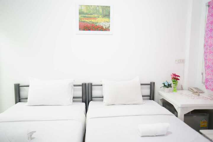 Room 8 of 43