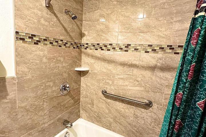 Superior Single Room (6 of 6)
