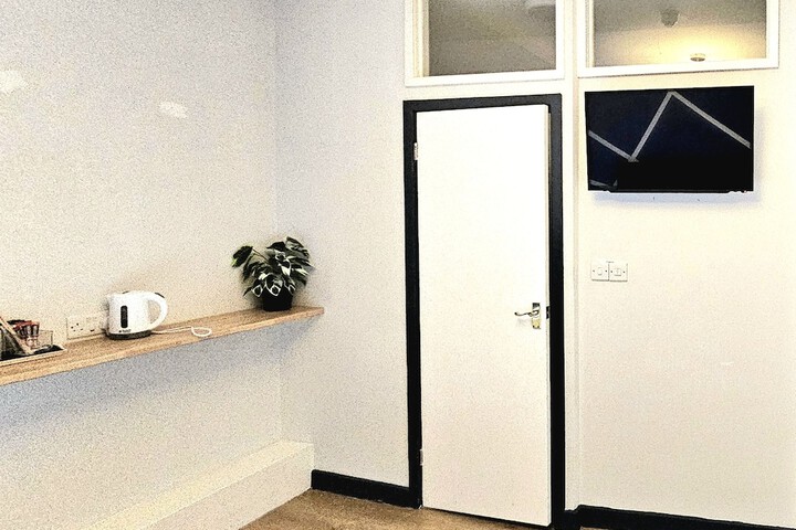Room 48 of 80