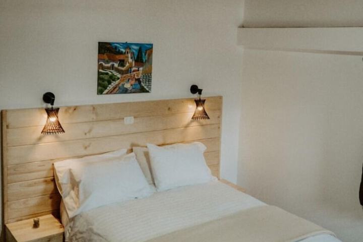 Room 2 of 16